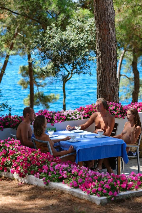 Maistra Camping Koversada Uncovered Naturist Mobile Homes Vrsar Eksteriør bilde